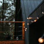 Planification de l'espace et fonctionnalités dans une maison en bois moderne