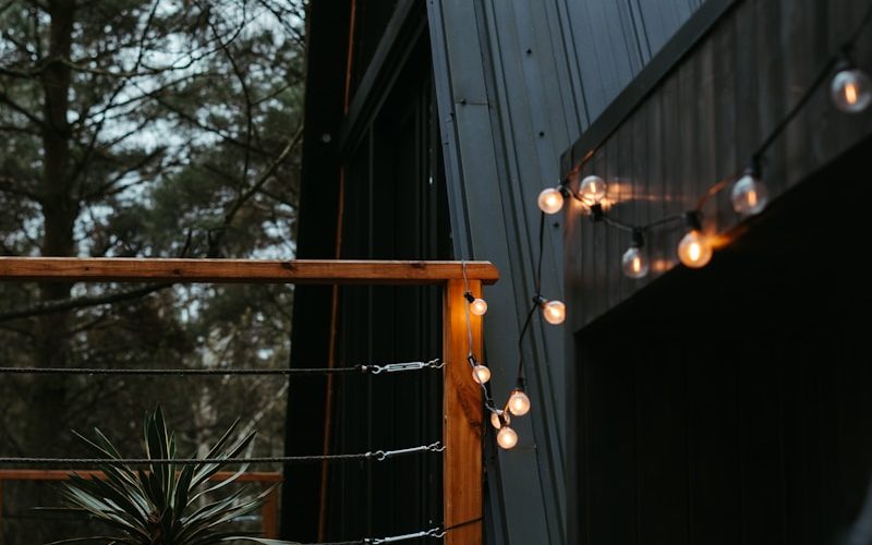 Planification de l'espace et fonctionnalités dans une maison en bois moderne